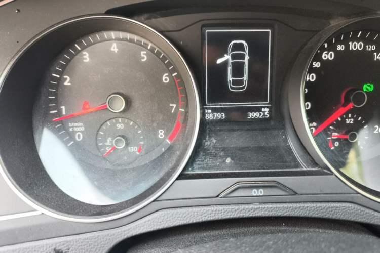 Used Volkswagen Magotan 2020 280TSI DSG Comfort Edition Odometer Close Up