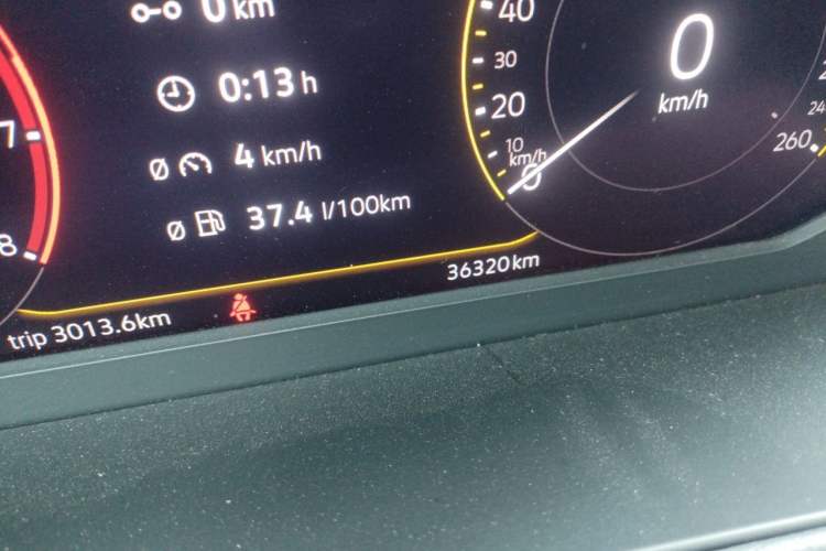 Used Volkswagen Magotan 2020 330TSI DSG Luxury Edition Odometer Close Up