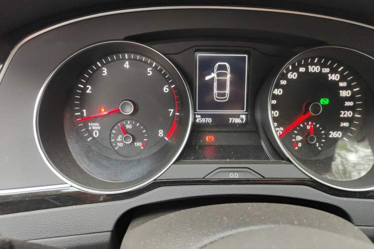 Used Volkswagen Magotan 2020 330TSI DSG Leading Model Odometer Close Up