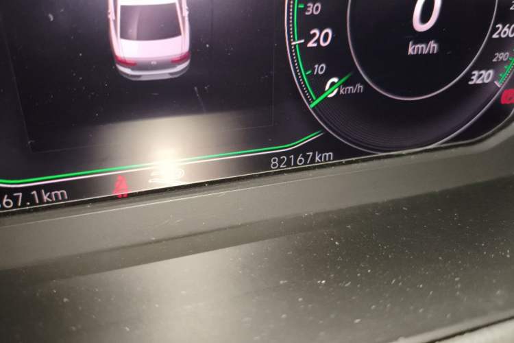 Used Volkswagen Magotan 2020 330TSI DSG Luxury Edition Odometer Close Up