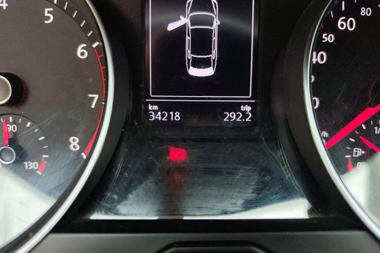 Used Volkswagen Magotan 2020 330TSI DSG Leading Model Odometer Close Up