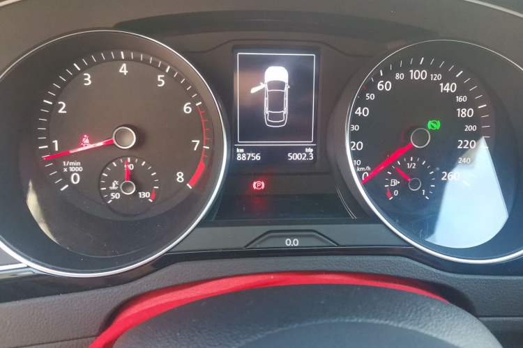 Used Volkswagen Magotan 2020 330TSI DSG Leading Model Odometer Close Up