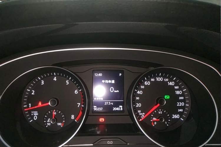 Used Volkswagen Magotan 2020 280TSI DSG Comfort Edition Odometer Close Up