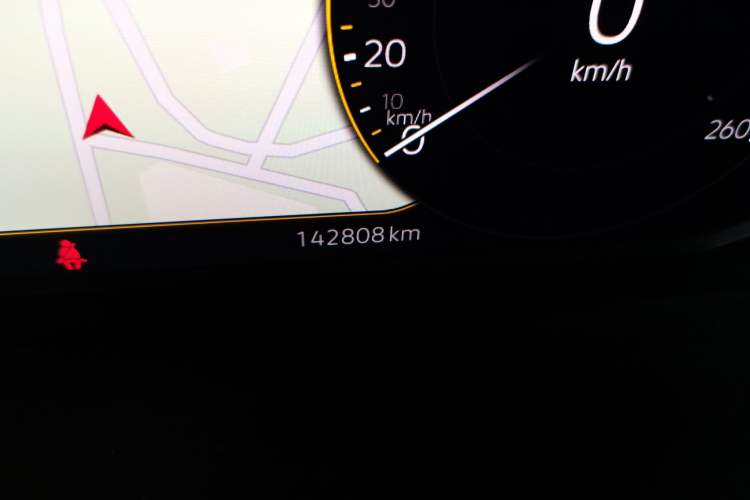 Used Volkswagen Magotan 2020 330TSI DSG Luxury Edition Odometer Close Up