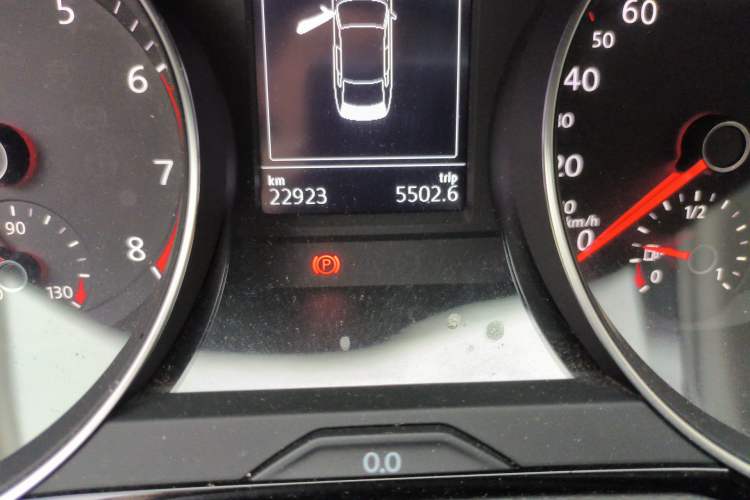 Used Volkswagen Magotan 2020 330TSI DSG Leading Model Odometer Close Up