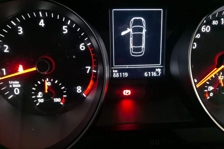 Used Volkswagen Magotan 2020 330TSI DSG Leading Model Odometer Close Up