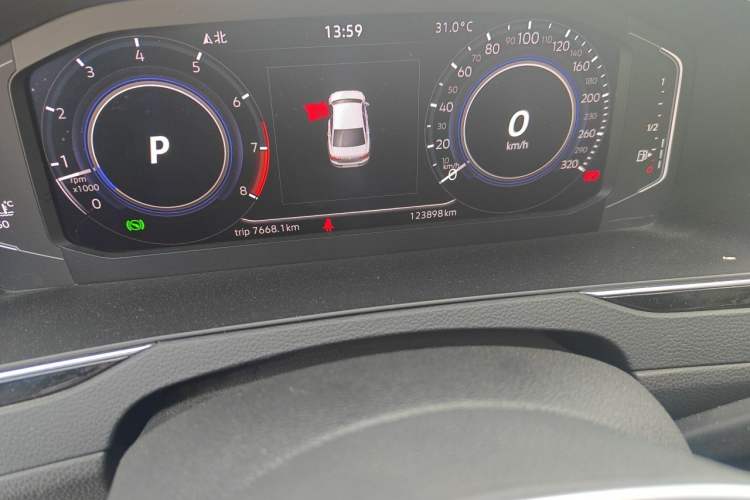 Used Volkswagen Magotan 2020 330TSI DSG Luxury Edition Odometer Close Up