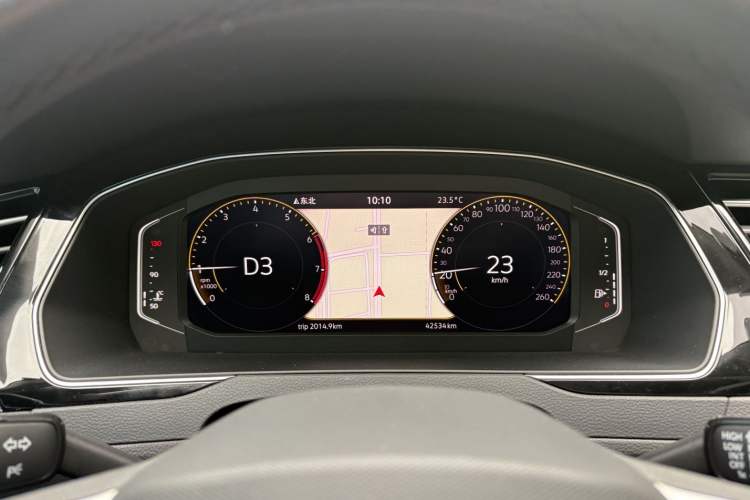 Used Volkswagen Magotan 2020 330TSI DSG Leading Model Odometer Close Up