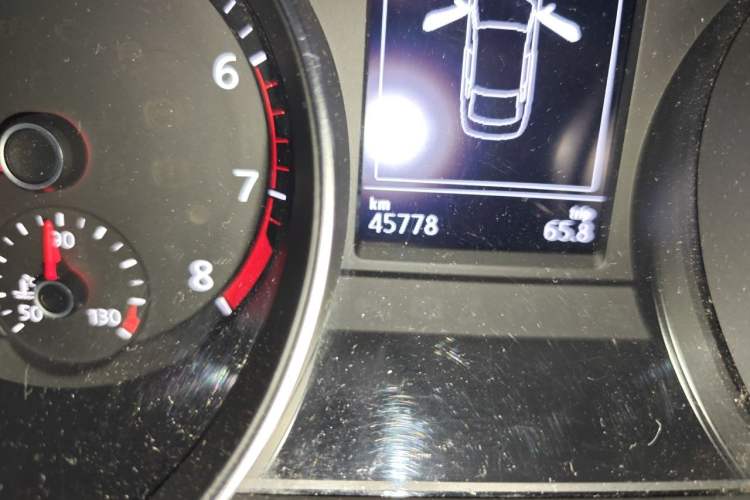 Used Volkswagen Magotan 2020 330TSI DSG Leading Model Odometer Close Up