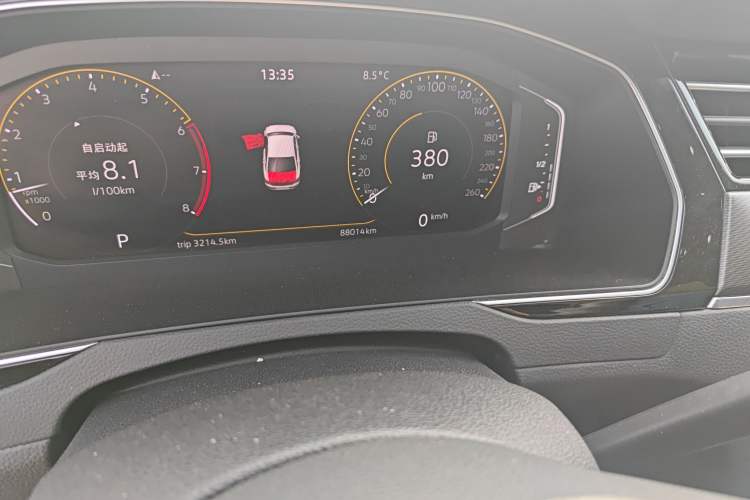 Used Volkswagen Magotan 2020 330TSI DSG Luxury Edition Odometer Close Up