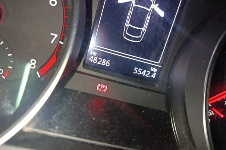 Used Volkswagen Magotan 2020 330TSI DSG Leading Model Odometer Close Up
