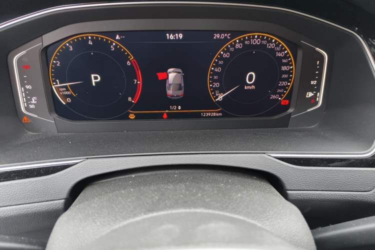 Used Volkswagen Magotan 2020 330TSI DSG Luxury Edition Odometer Close Up