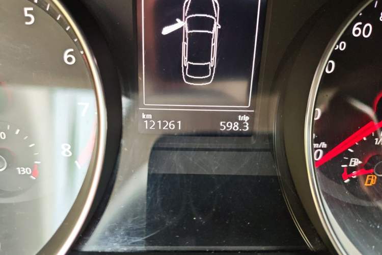 Used Volkswagen Magotan 2020 330TSI DSG Leading Model Odometer Close Up