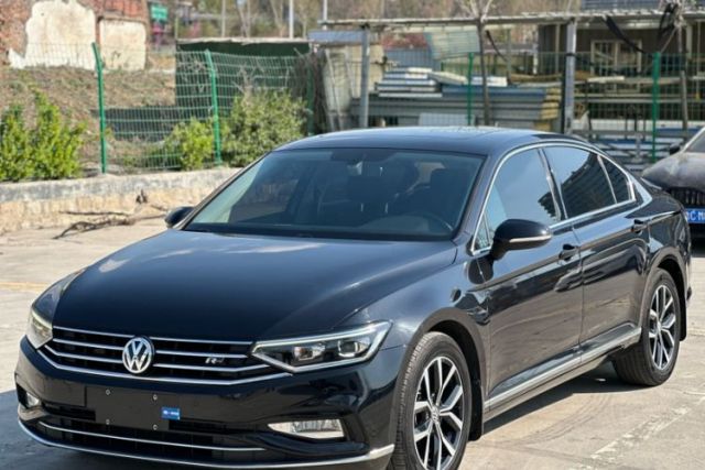 Ojetý Volkswagen Magotan 2020 330TSI DSG Leading Model