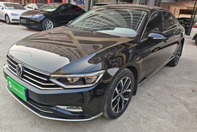 Ojetý Volkswagen Magotan 2020 330TSI DSG Leading Model