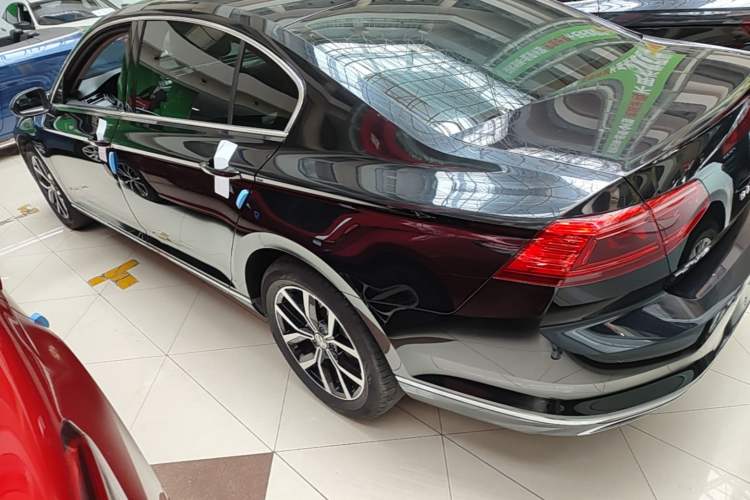 Used Volkswagen Magotan 2020 330TSI DSG Leading Model Rear Left 45 Deg