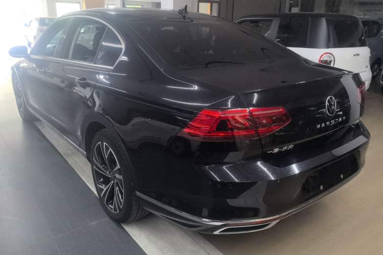 Used Volkswagen Magotan 2020 330TSI DSG Luxury Edition Rear Left 45 Deg