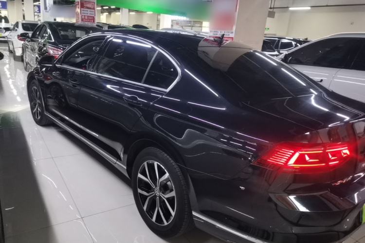 Used Volkswagen Magotan 2020 330TSI DSG Leading Model Rear Left 45 Deg