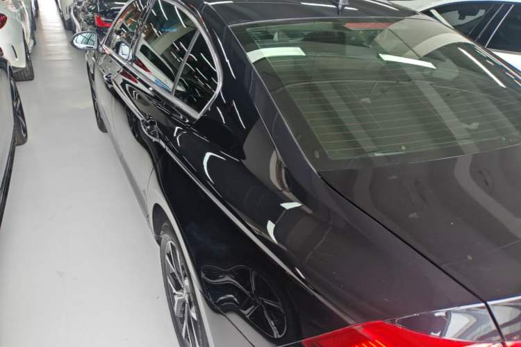 Used Volkswagen Magotan 2020 330TSI DSG Luxury Edition Rear Left 45 Deg