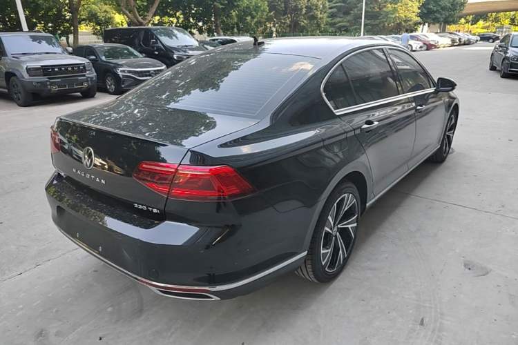 Used Volkswagen Magotan 2020 330TSI DSG Luxury Edition Rear Right 45 Deg