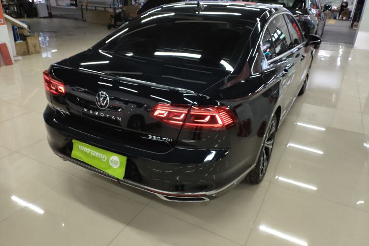 Used Volkswagen Magotan 2020 330TSI DSG Luxury Edition Rear Right 45 Deg