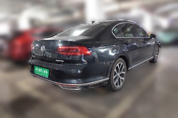 Used Volkswagen Magotan 2020 330TSI DSG Leading Model Rear Right 45 Deg