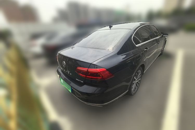 Used Volkswagen Magotan 2020 330TSI DSG Luxury Edition Rear Right 45 Deg