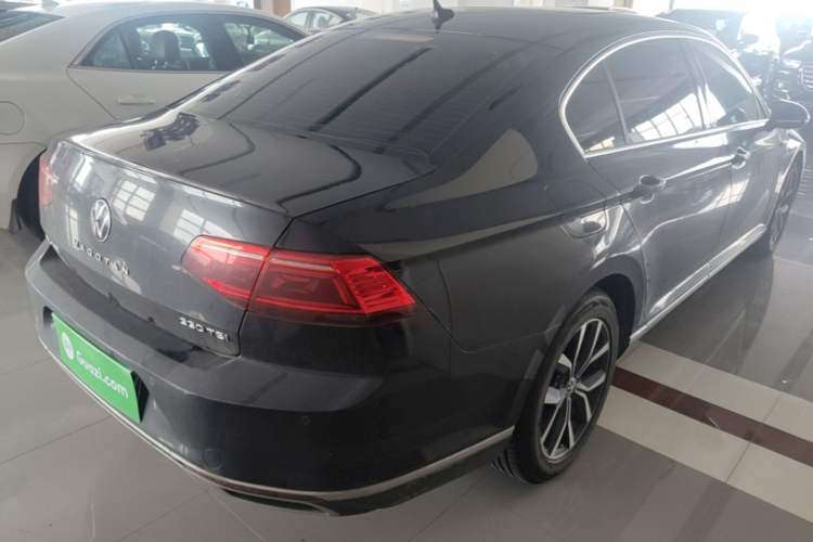 Used Volkswagen Magotan 2020 280TSI DSG Comfort Edition Rear Right 45 Deg