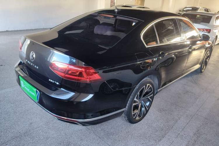 Used Volkswagen Magotan 2020 330TSI DSG Luxury Edition Rear Right 45 Deg