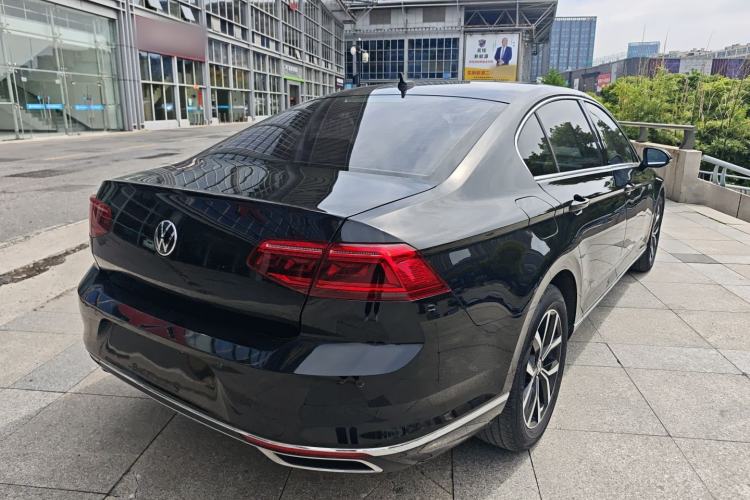 Used Volkswagen Magotan 2020 330TSI DSG Leading Model Rear Right 45 Deg