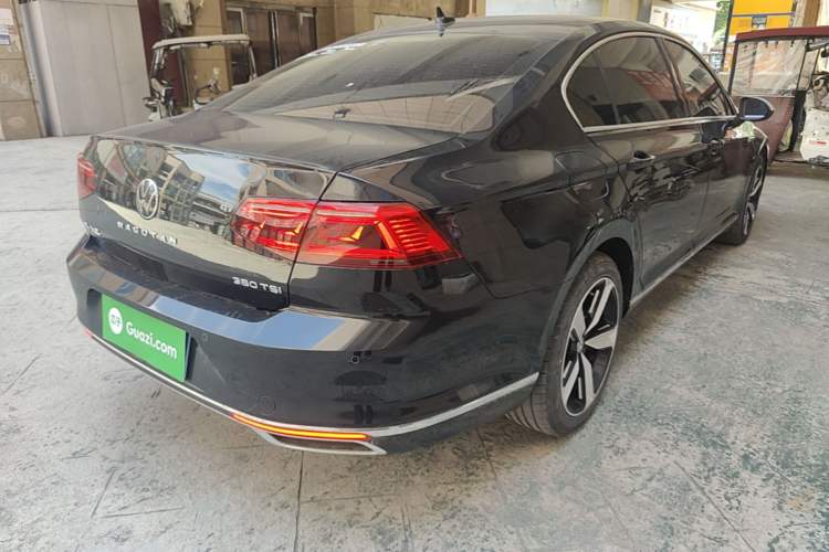 Used Volkswagen Magotan 2020 330TSI DSG Luxury Edition Rear Right 45 Deg