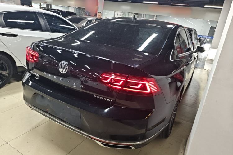 Used Volkswagen Magotan 2020 330TSI DSG Luxury Edition Rear Right 45 Deg