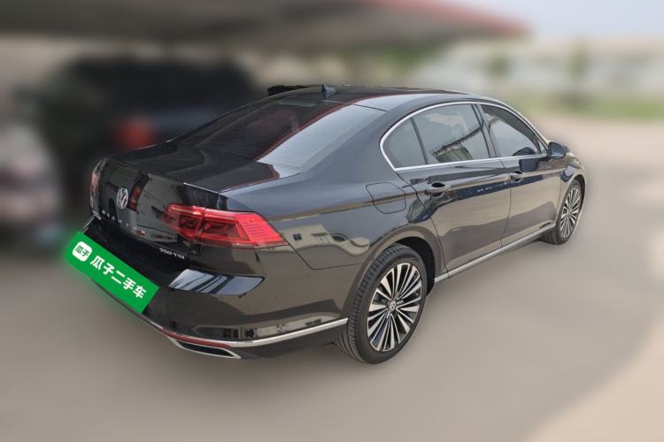 Used Volkswagen Magotan 2020 330TSI DSG Leading Model Rear Right 45 Deg