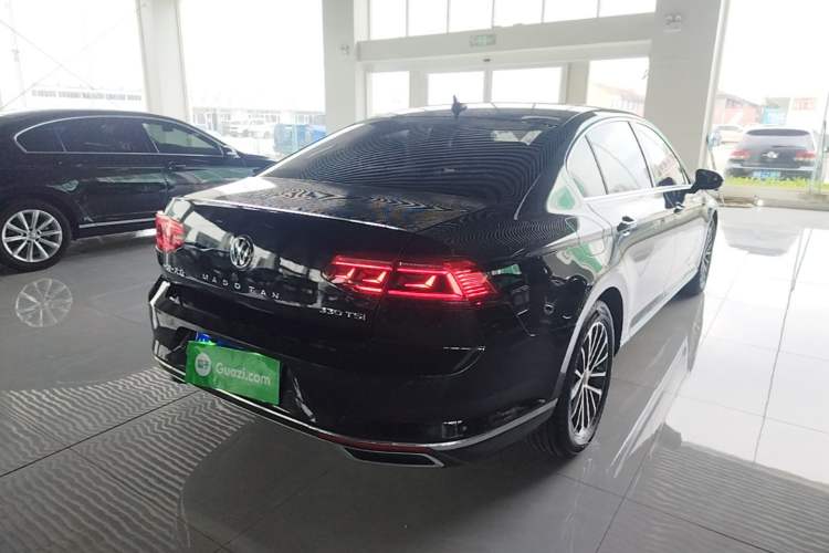 Used Volkswagen Magotan 2020 330TSI DSG Luxury Edition Rear Right 45 Deg