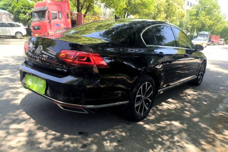 Used Volkswagen Magotan 2020 330TSI DSG Leading Model Rear Right 45 Deg