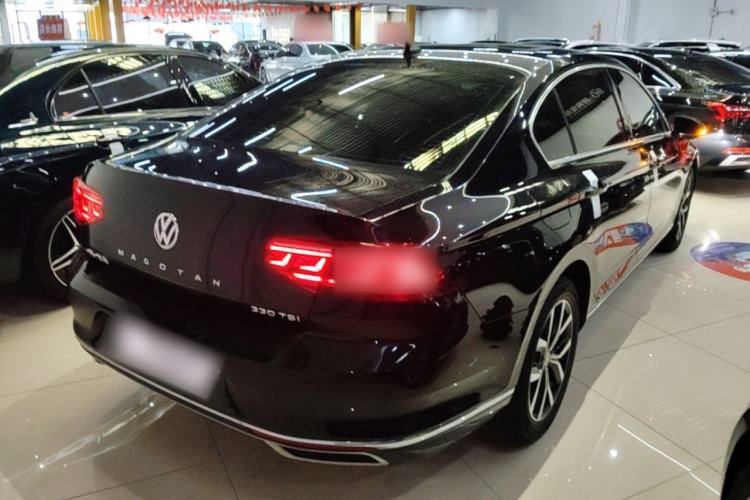 Used Volkswagen Magotan 2020 330TSI DSG Leading Model Rear Right 45 Deg