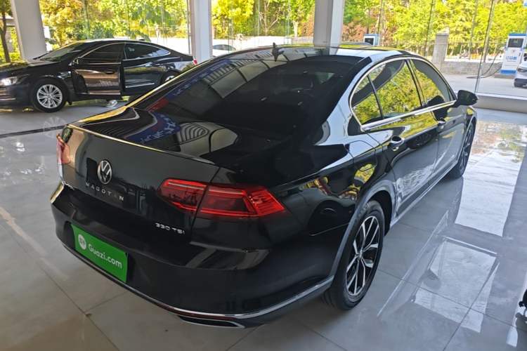 Used Volkswagen Magotan 2020 330TSI DSG Leading Model Rear Right 45 Deg