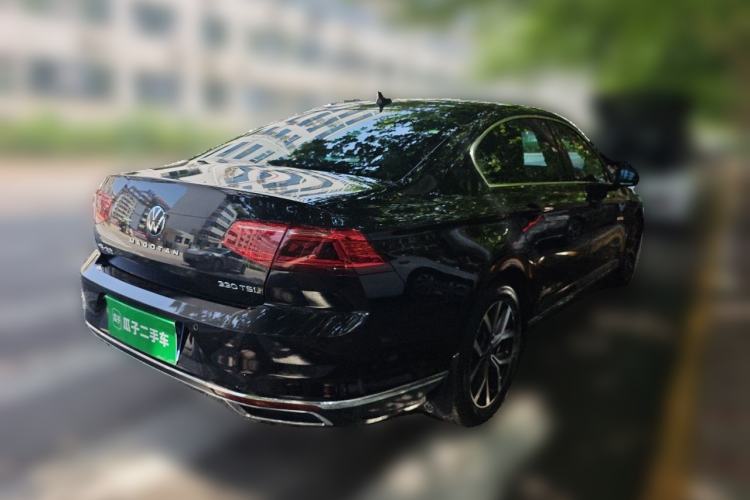 Used Volkswagen Magotan 2020 330TSI DSG Leading Model Rear Right 45 Deg