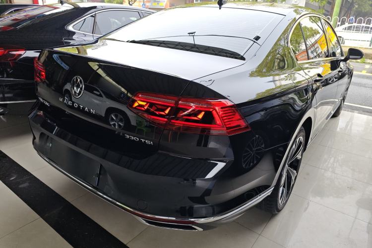Used Volkswagen Magotan 2020 330TSI DSG Luxury Edition Rear Right 45 Deg