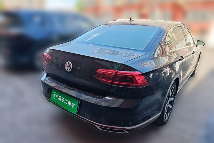 Used Volkswagen Magotan 2020 330TSI DSG Leading Model Rear Right 45 Deg