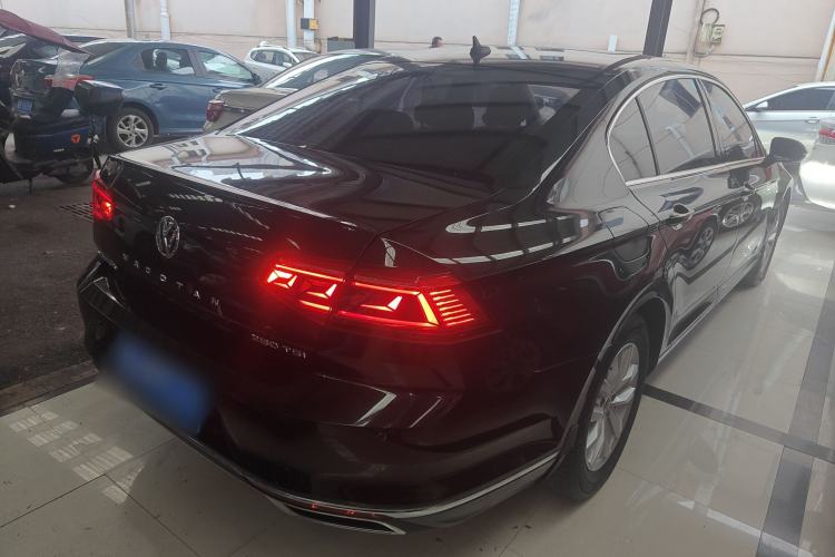 Used Volkswagen Magotan 2020 280TSI DSG Comfort Edition Rear Right 45 Deg