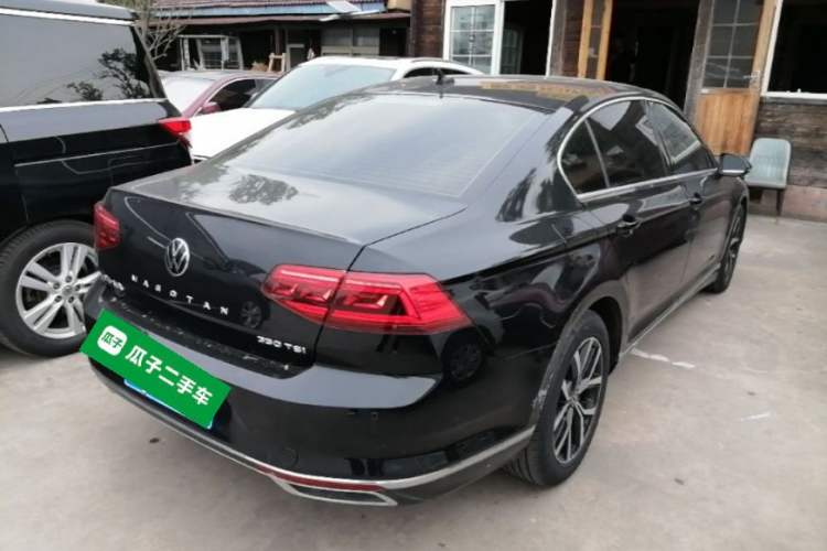 Used Volkswagen Magotan 2020 330TSI DSG Leading Model Rear Right 45 Deg