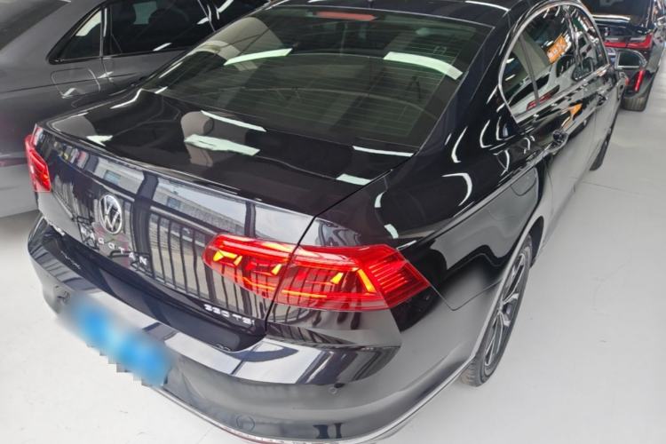 Used Volkswagen Magotan 2020 330TSI DSG Luxury Edition Rear Right 45 Deg