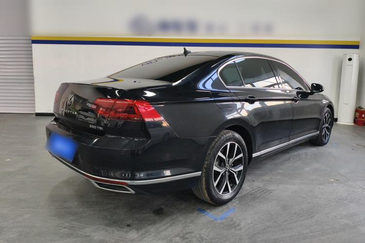 Used Volkswagen Magotan 2020 330TSI DSG Leading Model Rear Right 45 Deg