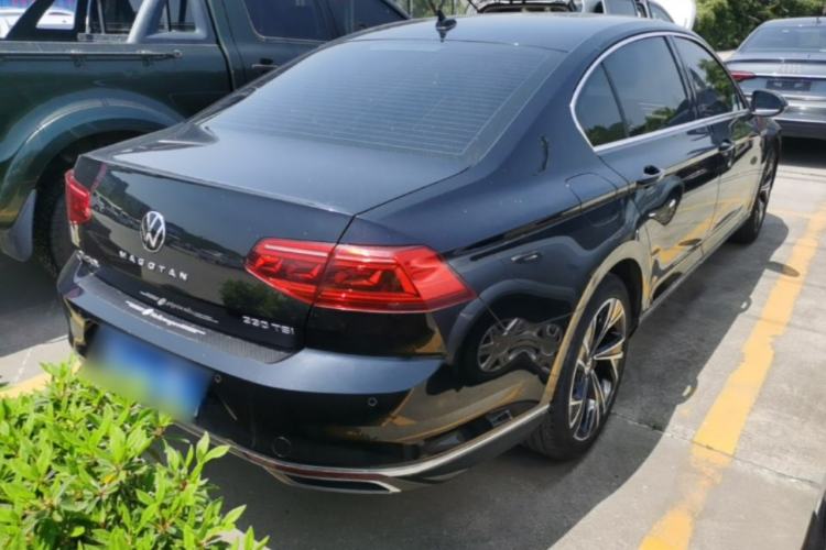 Used Volkswagen Magotan 2020 330TSI DSG Luxury Edition Rear Right 45 Deg