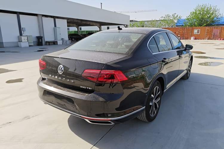 Used Volkswagen Magotan 2020 330TSI DSG Leading Model Rear Right 45 Deg