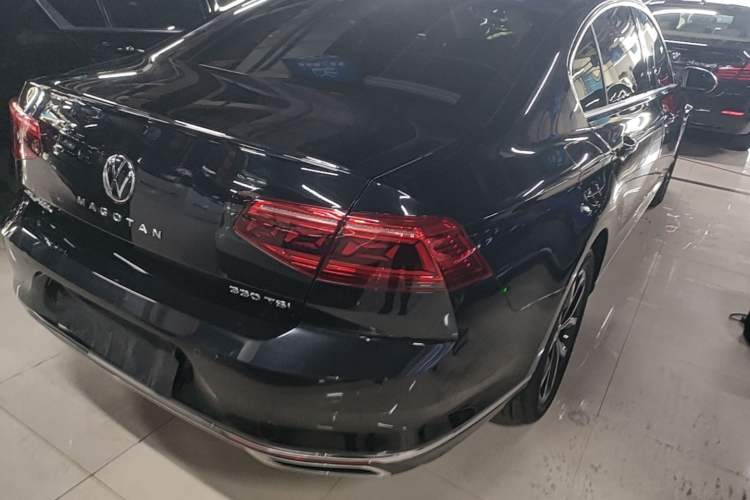 Used Volkswagen Magotan 2020 330TSI DSG Leading Model Rear Right 45 Deg