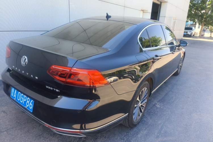 Used Volkswagen Magotan 2020 330TSI DSG Luxury Edition Rear Right 45 Deg
