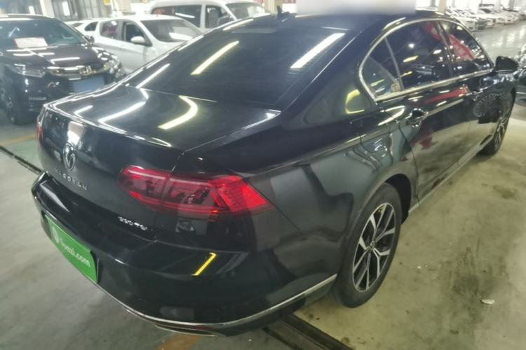 Used Volkswagen Magotan 2020 330TSI DSG Leading Model Rear Right 45 Deg