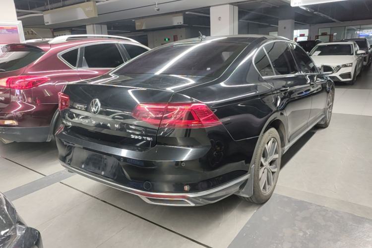 Used Volkswagen Magotan 2020 330TSI DSG Leading Model Rear Right 45 Deg
